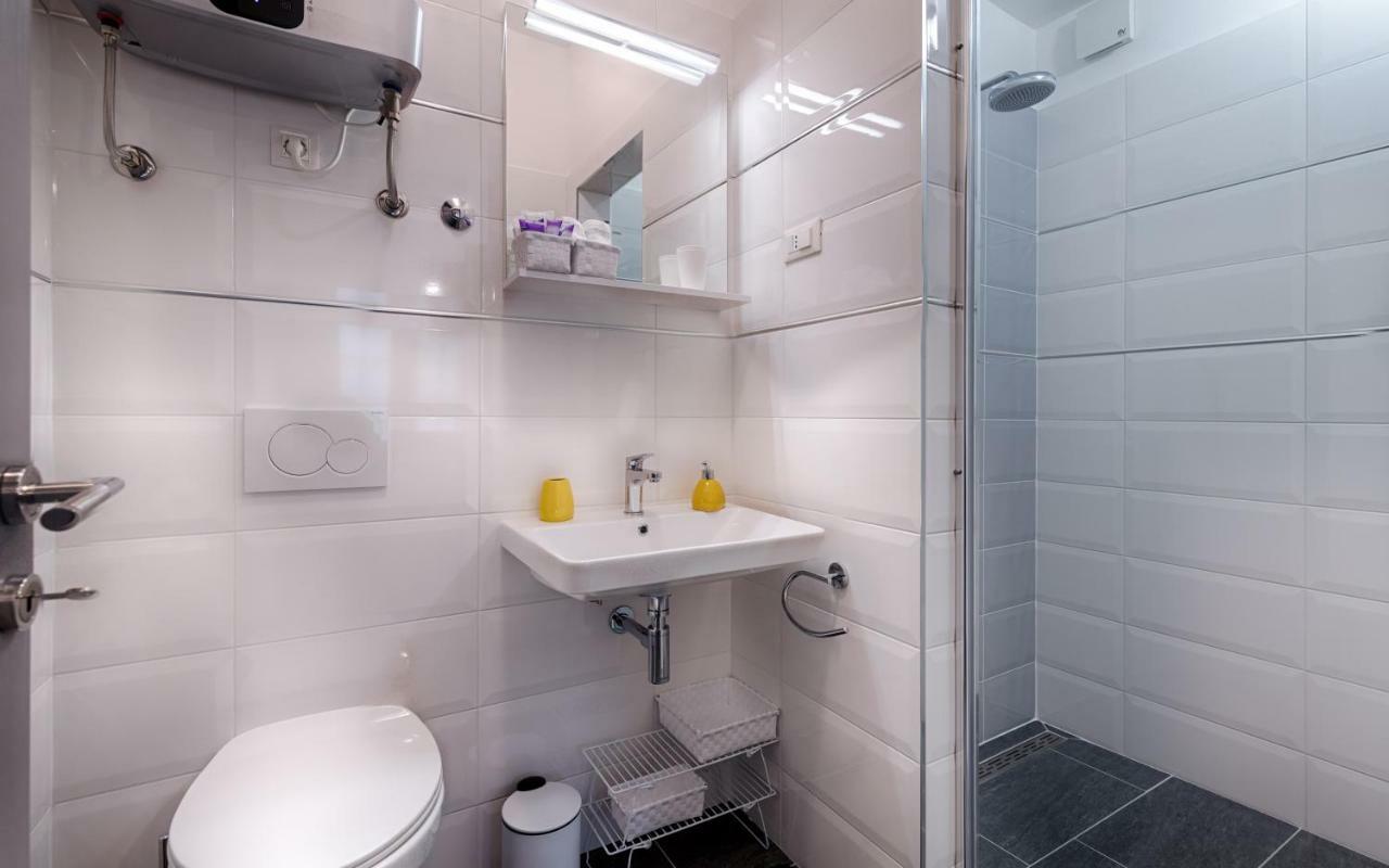 En Suite Room Demaria Komiža Eksteriør billede